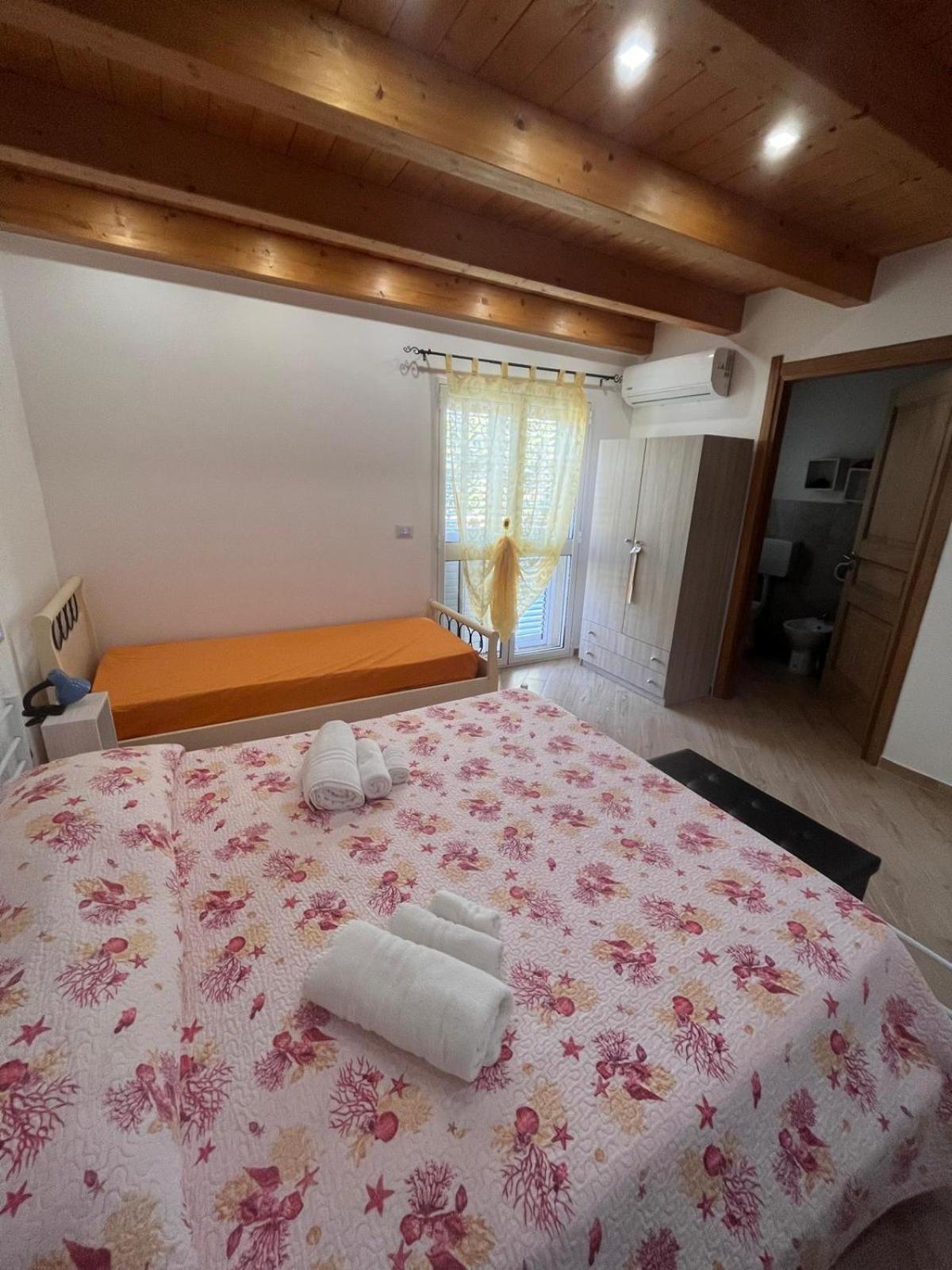 Debel House Bed & Breakfast Marina di Ragusa Ngoại thất bức ảnh